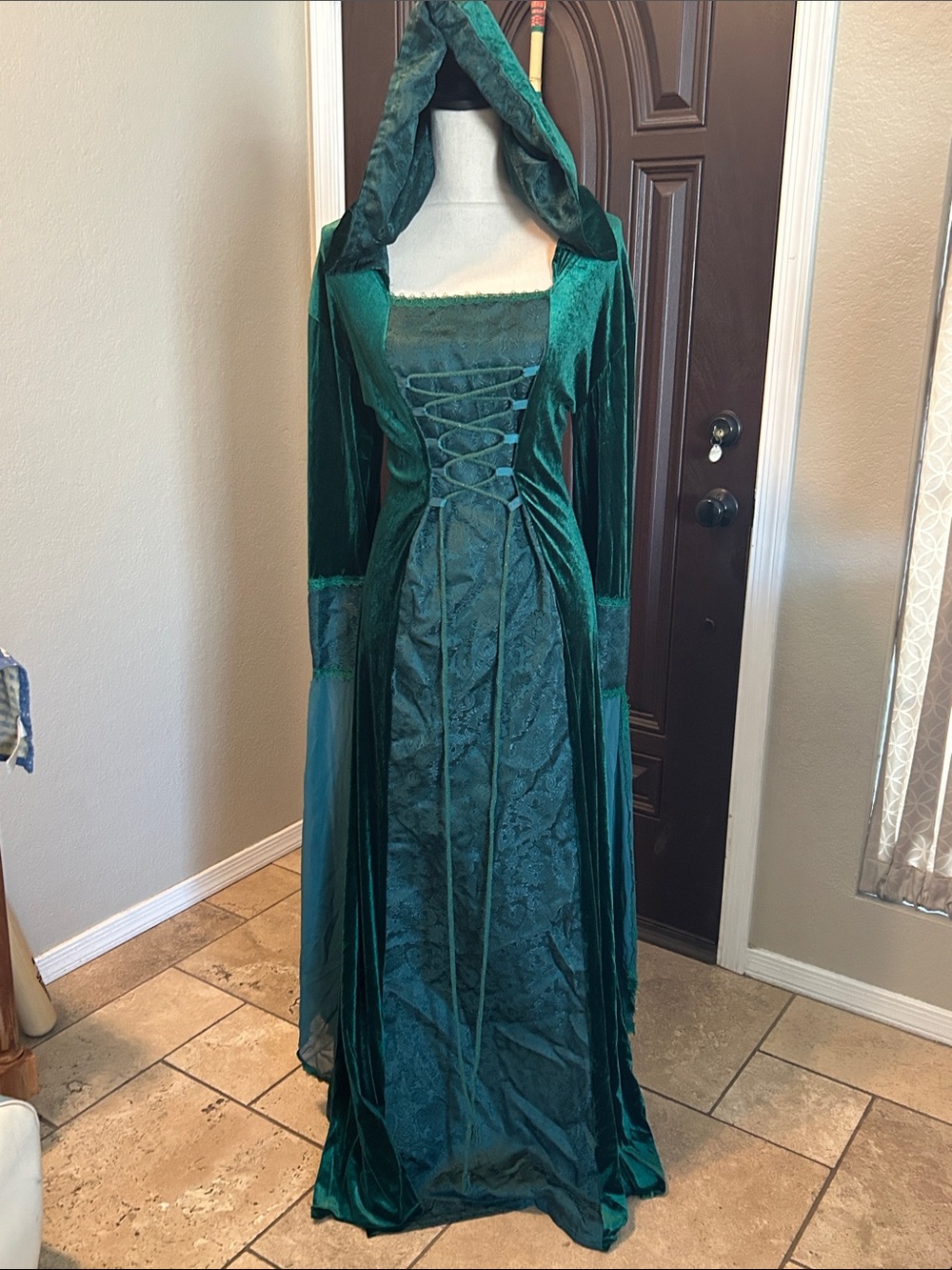 Hunter Green Velvet Witch Medival Princess Costume Size M